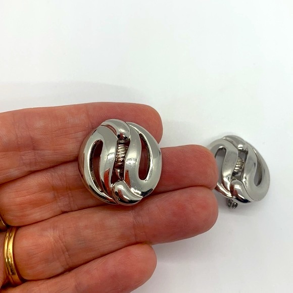 Monet Vintage Clip On Silver Tone Earrings - Picture 2 of 6